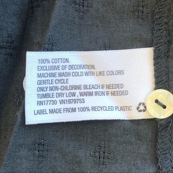 ‼️SALE‼️ UNIVERSAL THREAD 🎯 Gray Puff Sleeve Eyelet Blouse - Picture 5 of 10